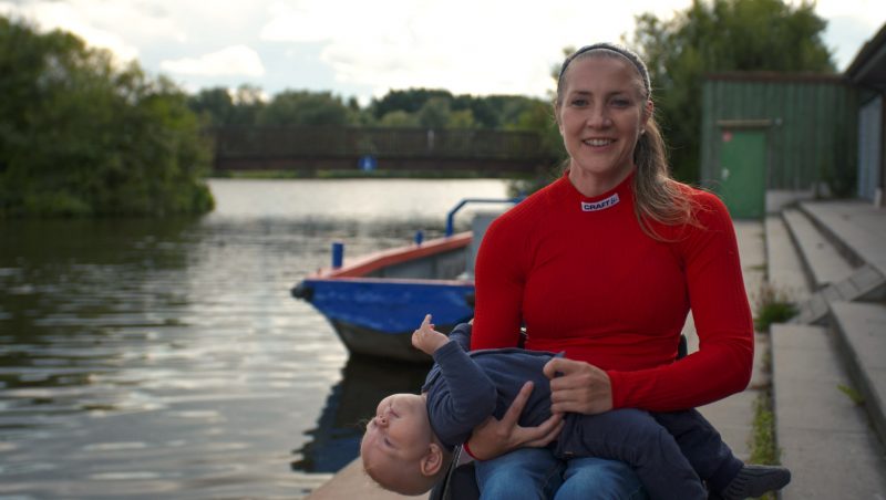 Edina Müller canoeist praciting for paralympics and mother being a strong woman at brave stories