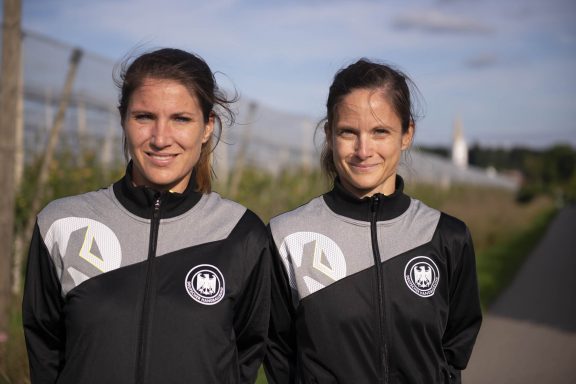Maike Merz und Tanja Schilha are referees in handball for women and men and idols at brave stories